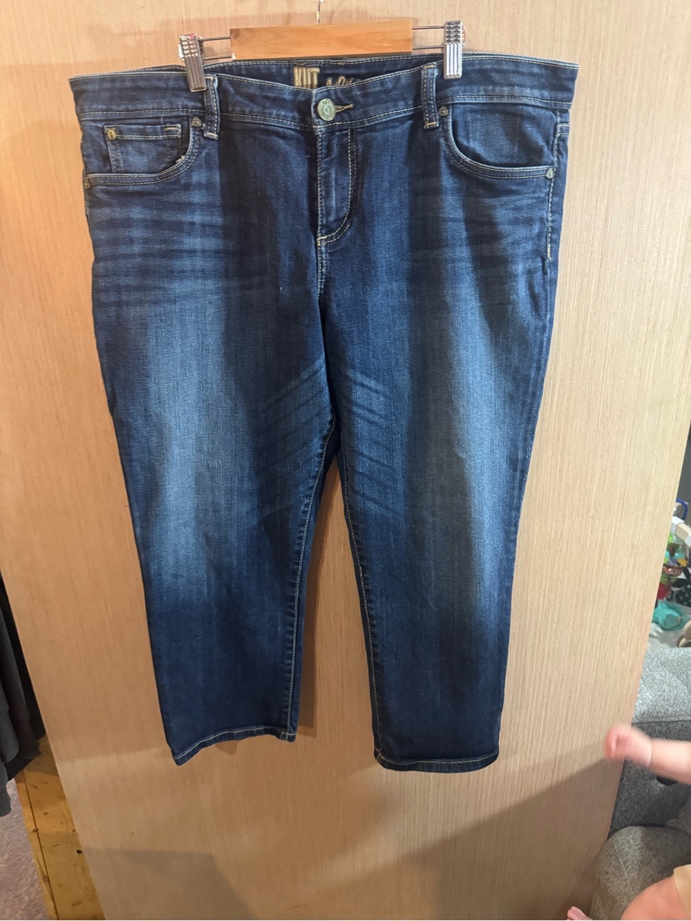 Womenβs Kut from the Kloth Cropped Straight Jeans in Dark Blue Wash Size 16